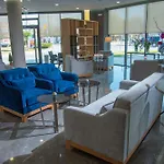 Western Premier Hills Отель