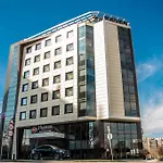 Western Premier Hills Отель 4*