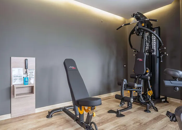 Western Premier Hills Ξενοδοχείο 4*