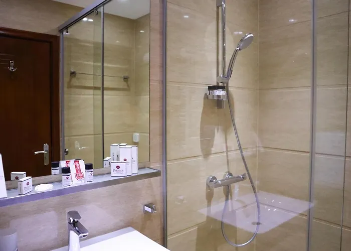 Western Premier Hills Ξενοδοχείο