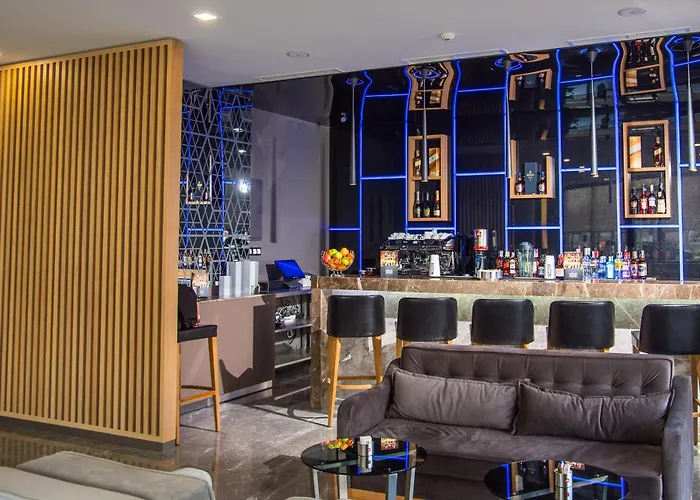 מלון Western Premier Hills