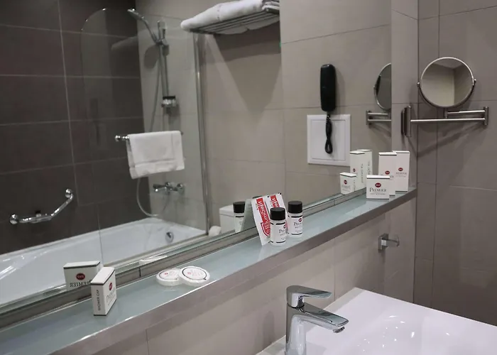 Western Premier Hills Ξενοδοχείο