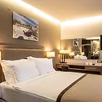 Western Premier хилс 4*