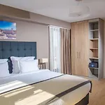 Western Premier хилс 4*