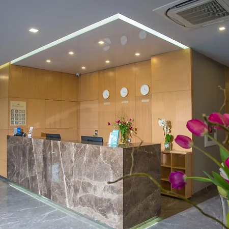 Otel Western Premier Hills