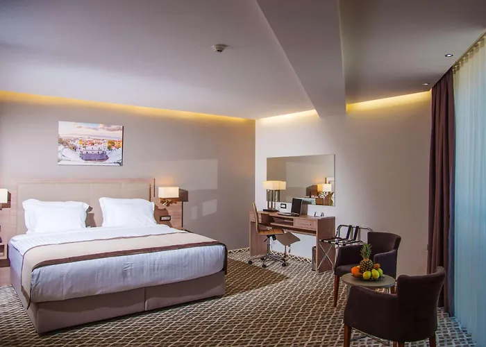 Hotel Western Premier Hills